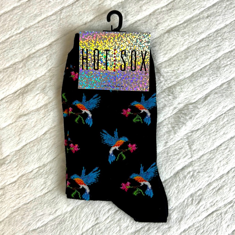 NWT! Bird Hummingbirds Hot Sox Socks Size 9-11 Black with Blue Birds Crew